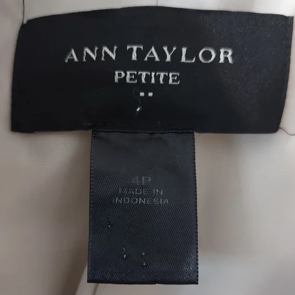 Ann Taylor Jackets size 4P petite color cream - Picture 9 of 13